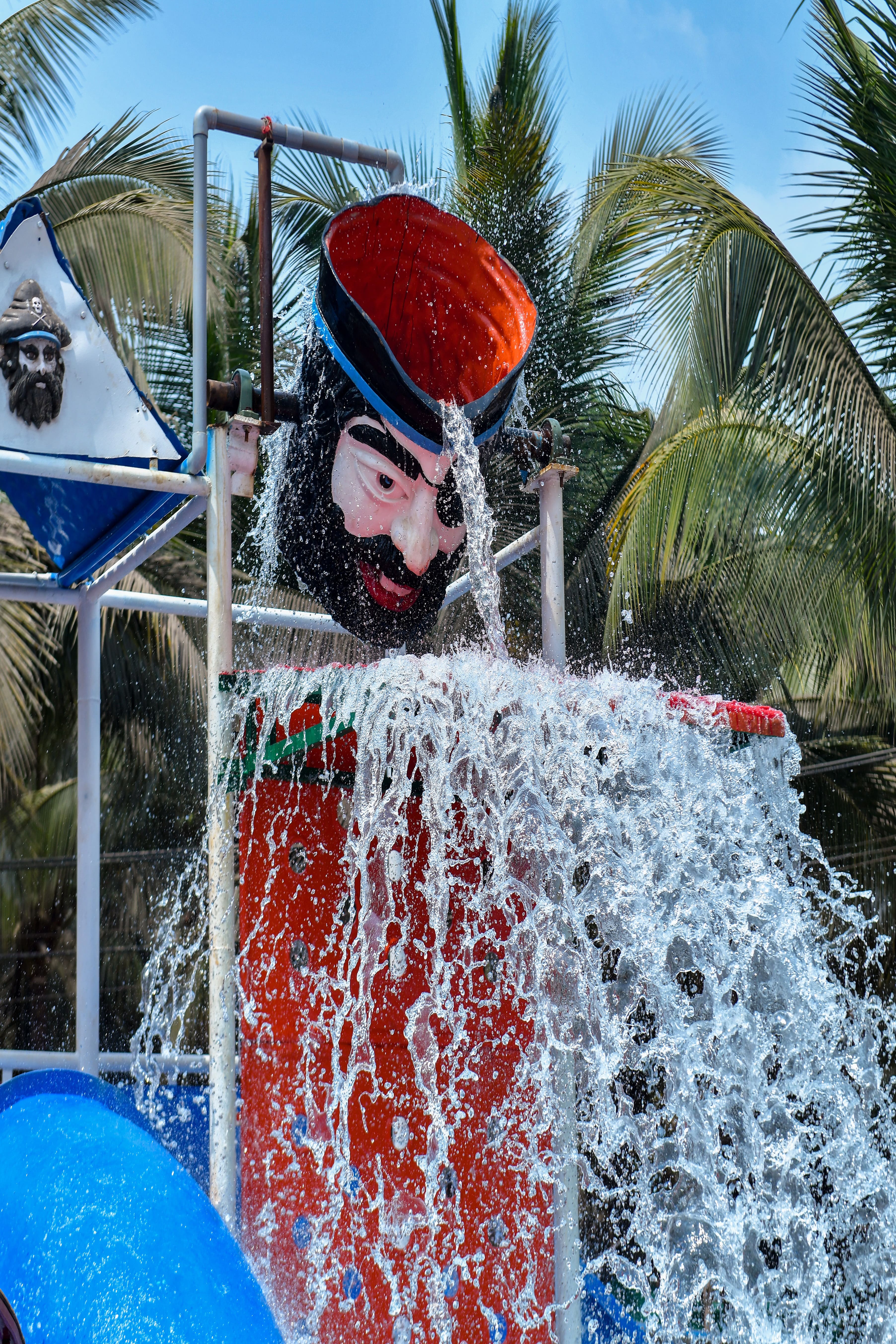 TILTING BUCKET